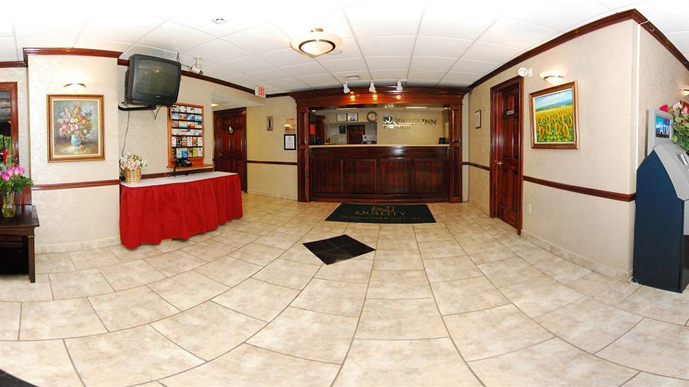 Super 8 By Wyndham Gloucester Gloucester City Exteriör bild
