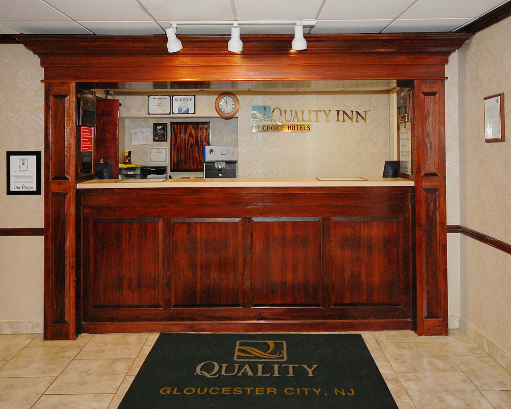 Super 8 By Wyndham Gloucester Gloucester City Exteriör bild