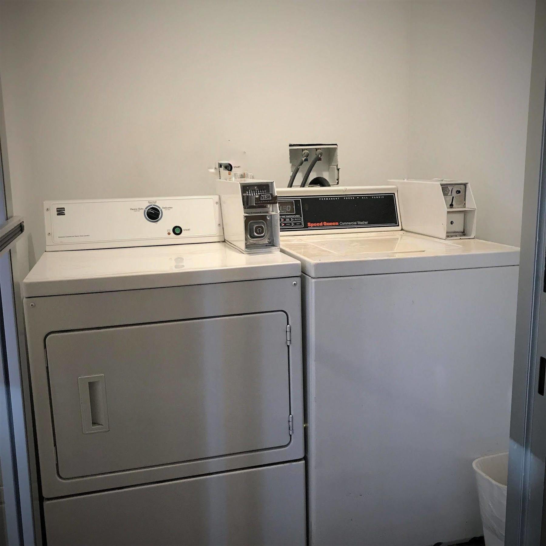 Super 8 By Wyndham Gloucester Gloucester City Exteriör bild