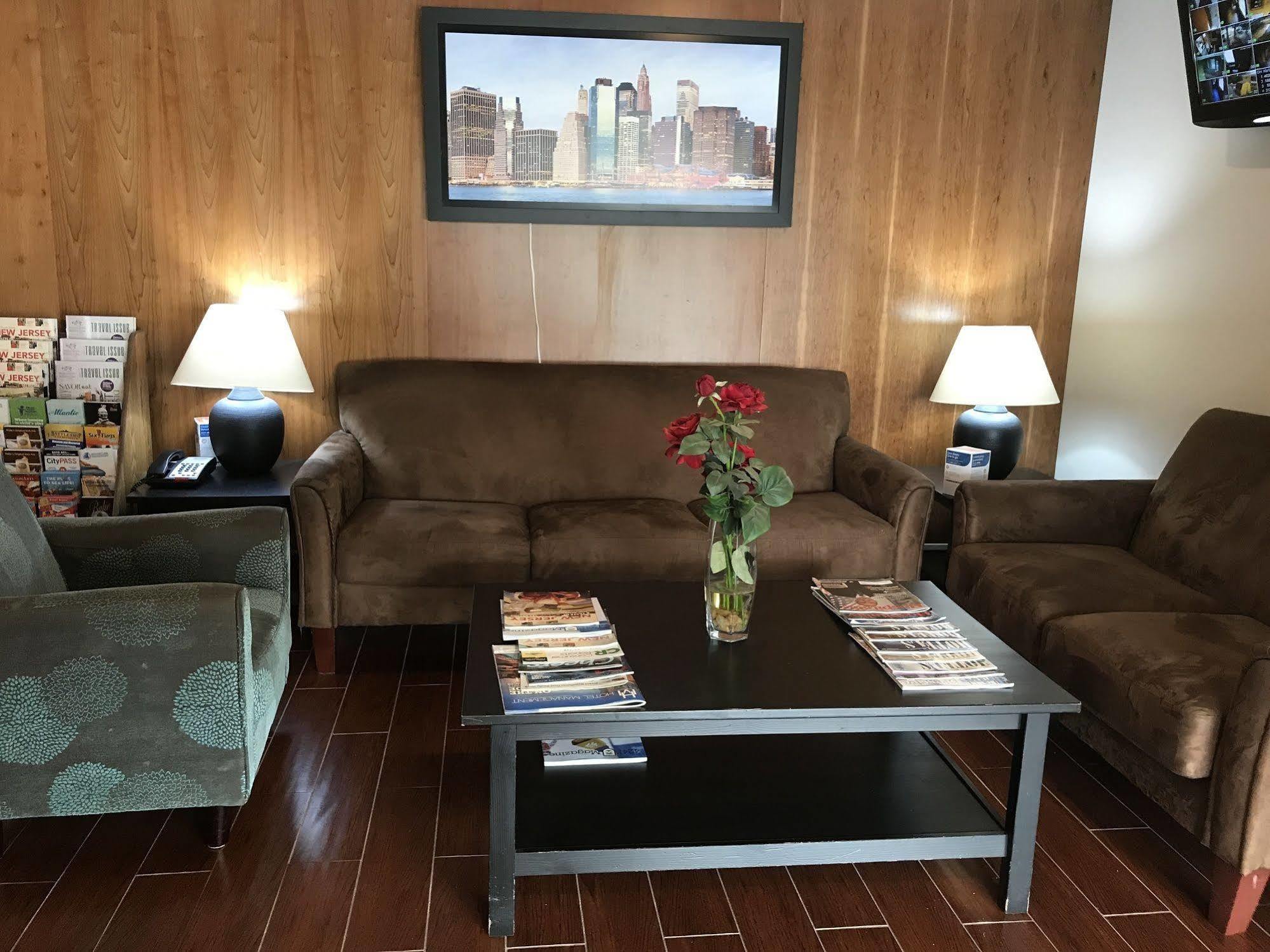 Super 8 By Wyndham Gloucester Gloucester City Exteriör bild